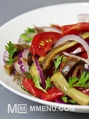 Приготовление блюда по рецепту - Салат из баклажанов на каждый день. Шаг 1