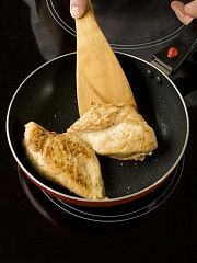 Приготовление блюда по рецепту - Куриное филе с розмарином. Шаг 3