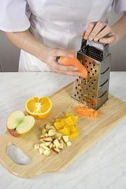 Приготовление блюда по рецепту - Салат фруктовый с морковью. Шаг 1