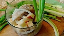 Рецепт - Сельдь с яблоками в йогуртовом маринаде
