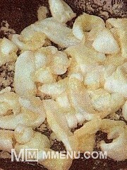 Приготовление блюда по рецепту - Кальмарчики в сметанном соусе. Шаг 1