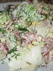 Приготовление блюда по рецепту - Салат с пекинской капустой, курицей и сухариками. Шаг 1