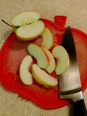 Приготовление блюда по рецепту - Куриные ножки с яблоками. Шаг 2