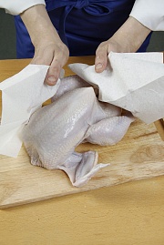 Приготовление блюда по рецепту - Курица пасхальная. Шаг 1