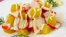 Рецепт - Салат крабовый с персиками