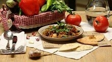 Рецепт - Чахохбили с курицей и пшеничными лепёшками - пошаговый рецепт с фото
