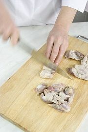 Приготовление блюда по рецепту - Куриные желудочки с овощами в горшочках. Шаг 1