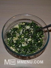 Приготовление блюда по рецепту - Салат из крапивы "Здоровье". Шаг 6