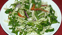 Рецепт - Салат из молодой капусты со шпинатом