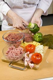 Приготовление блюда по рецепту - Долма (фаршированные овощи и виноградные листья). Шаг 1