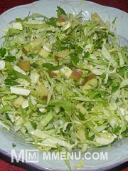 Приготовление блюда по рецепту - Салат с молодой капусты с соленым сыром. Шаг 6