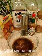 Приготовление блюда по рецепту - Свинина в соусе с виски, запечёная с картофелем. Шаг 1