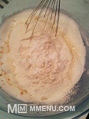 Приготовление блюда по рецепту - Шарлотка с карамелью в СВЧ. Шаг 6