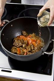 Приготовление блюда по рецепту - Кефта-кабоб (мясо, тушеное с овощами). Шаг 3