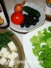 Приготовление блюда по рецепту - Салат Греческий с оригинальным соусом. Шаг 1