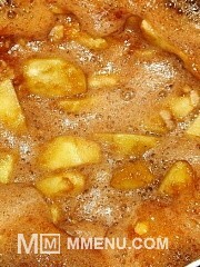 Приготовление блюда по рецепту - Пудинг с яблоками тоффи. Шаг 4