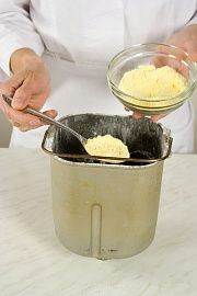 Приготовление блюда по рецепту - Кукурузно-медовый хлеб. Шаг 2