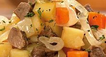 Рецепт - Мясо с овощами в горшочках