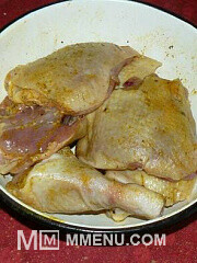 Приготовление блюда по рецепту - Куриные окорочка с луком. Шаг 1