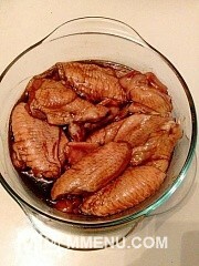 Приготовление блюда по рецепту - Куриные крылышки с вустерширским соусом. Шаг 3