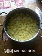 Приготовление блюда по рецепту - Сельдереевая окрошка на кефире. Шаг 2