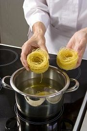 Приготовление блюда по рецепту - Каппеллини со сливочно-грибным соусом. Шаг 3