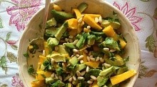 Рецепт - Салат из манго и авокадо