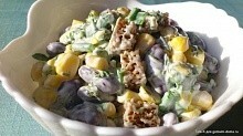 Рецепт - Салат с сухариками,фасолью и кукурузой