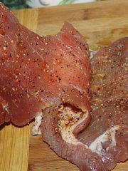 Приготовление блюда по рецепту - Рулет из свинины с курицей и хреном. Шаг 1