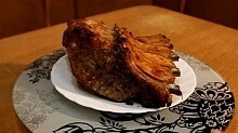 Рецепт - Запеченная свинина со сливочно -грибным соусом.