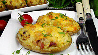Картофельные лодочки с беконом и сыром запеченные в духовке