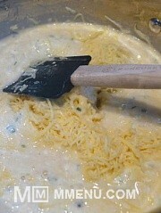 Приготовление блюда по рецепту - Голландское сырное фондю - сырные вулканчики. Шаг 3