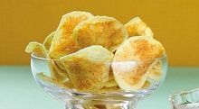 Рецепт - Картофельные чипсы со сметанным укропным соусом