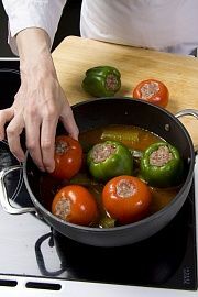 Приготовление блюда по рецепту - Долма (фаршированные овощи и виноградные листья). Шаг 5