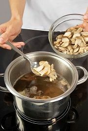Приготовление блюда по рецепту - Капустняк с грибами. Шаг 1