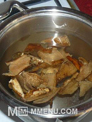 Приготовление блюда по рецепту - Рисовый суп с грибами. Шаг 3