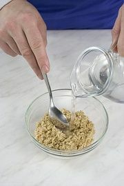 Приготовление блюда по рецепту - Форель с орехами. Шаг 3