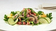 Рецепт - Салат из ветчины с шампиньонами