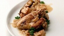 Рецепт - Курица, тушенная в винном соусе