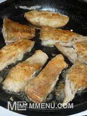 Приготовление блюда по рецепту - Жареный морской окунь. Шаг 6