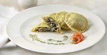 Рецепт - Равиоли с креветками и сыром