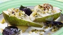 Рецепт - Грушевый салат с орехами