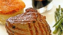 Рецепт - Филе говядины с гратеном Дофинуа с соусом из красного вина  от Эрика Ле Прово