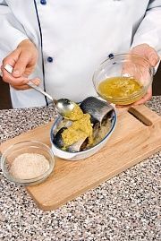 Приготовление блюда по рецепту - Рыба в горчичном соусе. Шаг 3