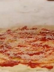 Приготовление блюда по рецепту - Пицца Маргарита классическая от Дженаро Контальдо. Шаг 6