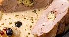 Окорок бараний, фаршированный сулугуни Окорок бараний, фаршированный сулугуни
