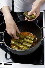 Приготовление блюда по рецепту - Долма (фаршированные овощи и виноградные листья). Шаг 4