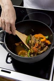 Приготовление блюда по рецепту - Кефта-кабоб (мясо, тушеное с овощами). Шаг 4