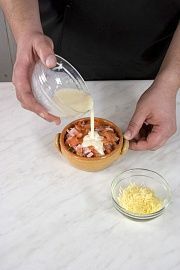 Приготовление блюда по рецепту - Запеканка из макарон. Шаг 3