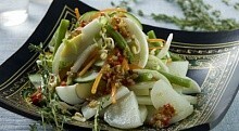 Рецепт - Гадо-гадо (овощной салат с соей и фасолью)